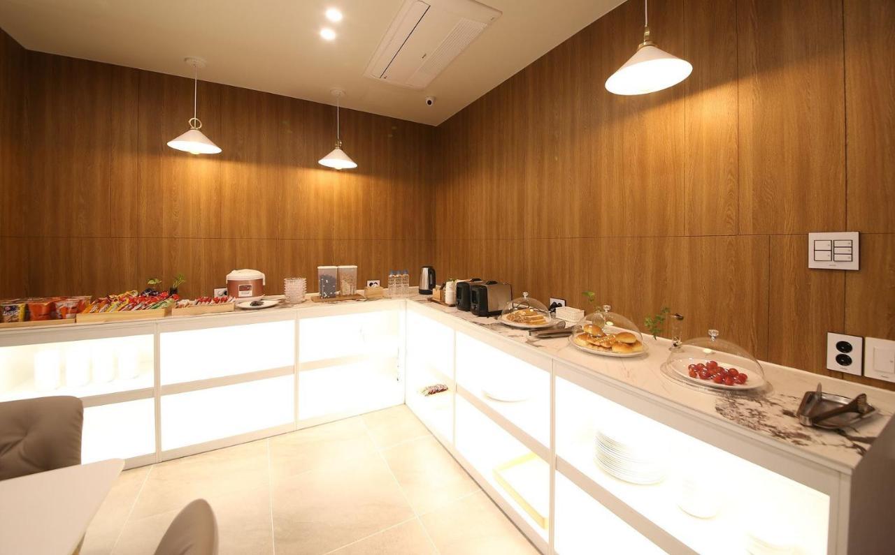 Brown Dot Hotel Sinan Gwangju Metropolitan City Exterior photo