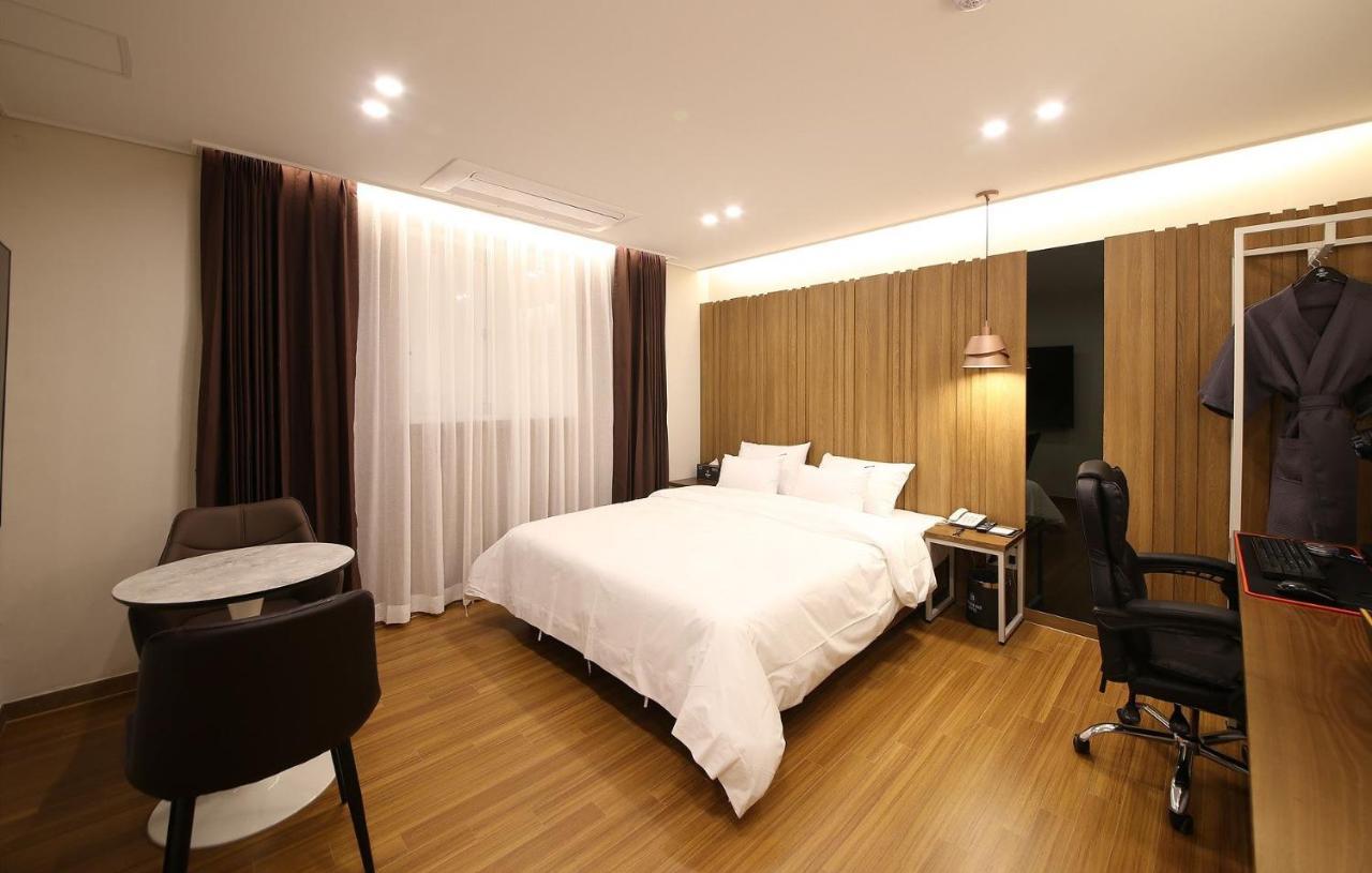 Brown Dot Hotel Sinan Gwangju Metropolitan City Exterior photo