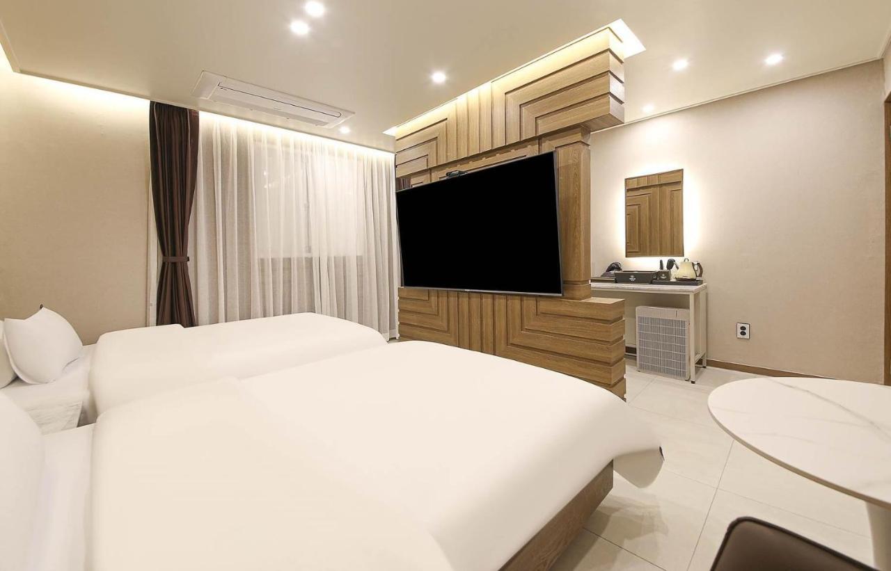 Brown Dot Hotel Sinan Gwangju Metropolitan City Exterior photo