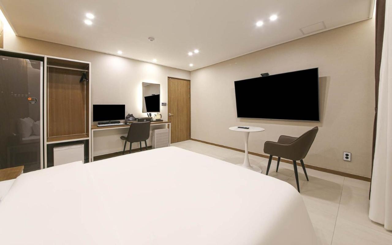 Brown Dot Hotel Sinan Gwangju Metropolitan City Exterior photo