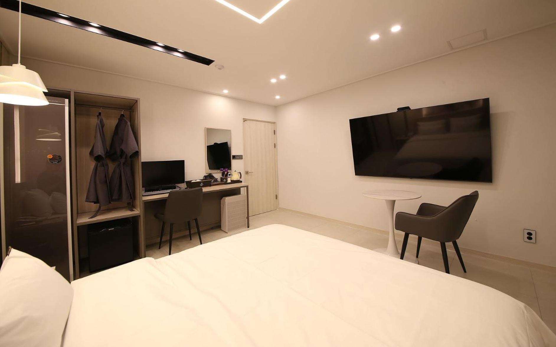Brown Dot Hotel Sinan Gwangju Metropolitan City Exterior photo
