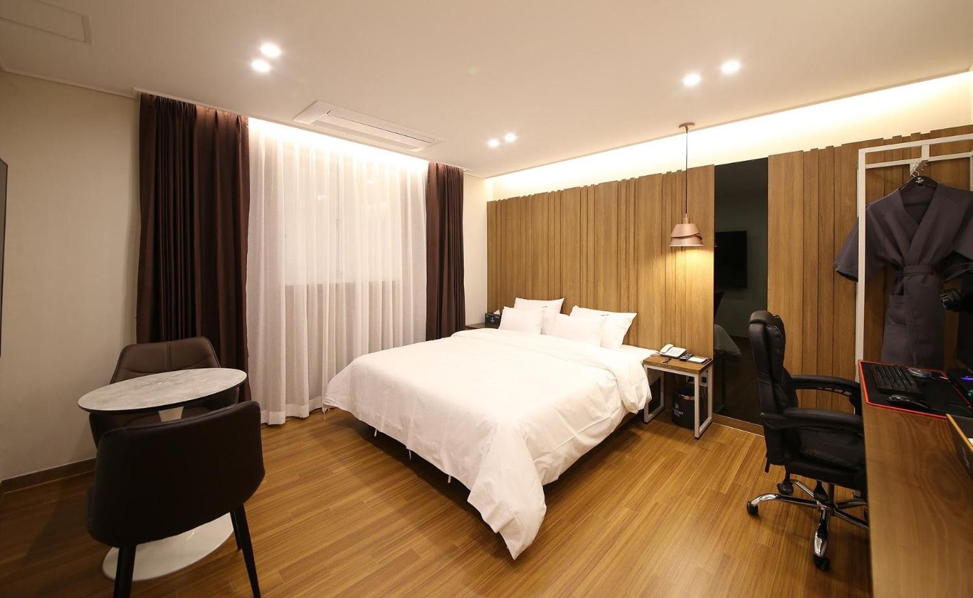 Brown Dot Hotel Sinan Gwangju Metropolitan City Exterior photo