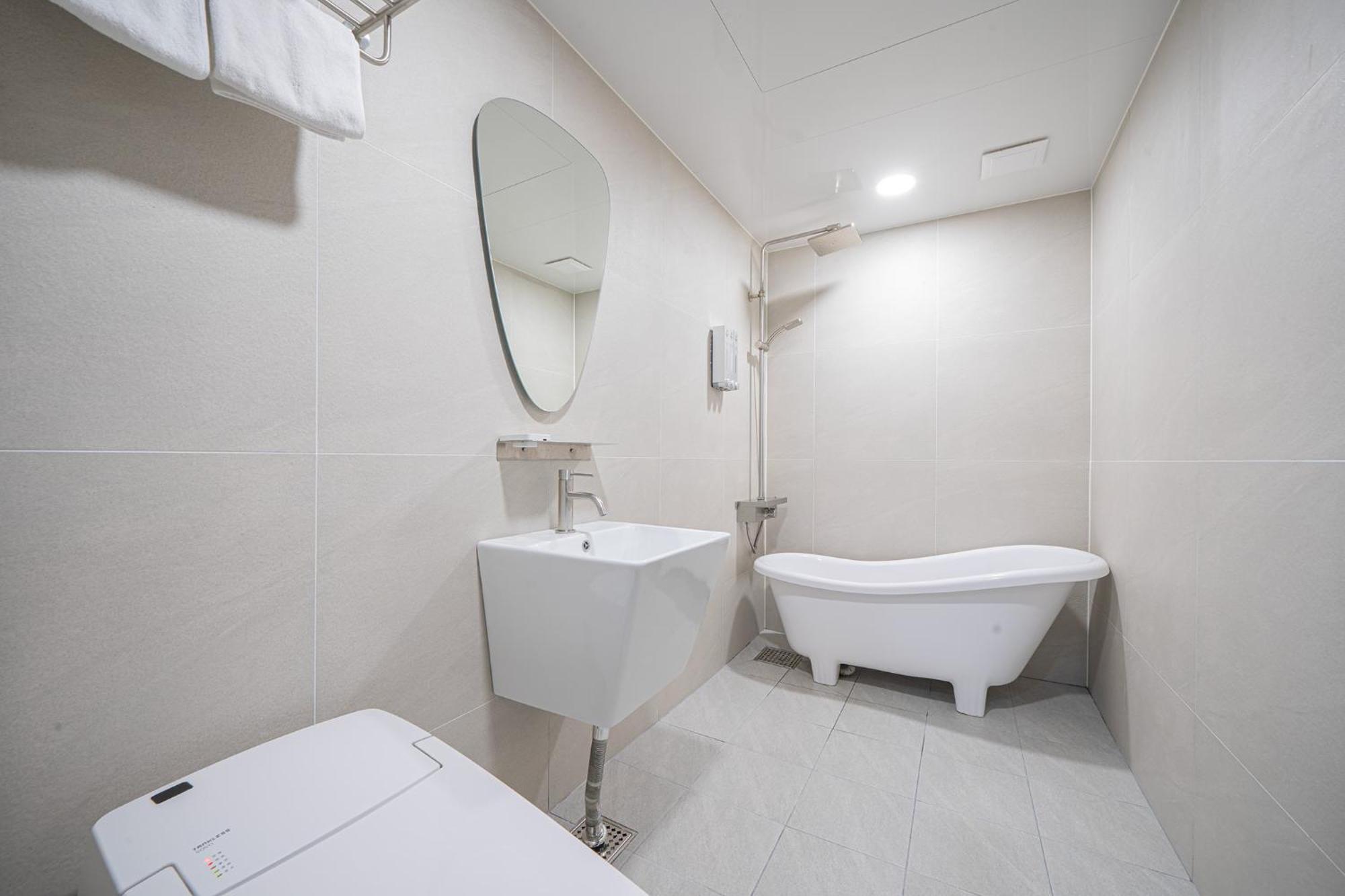 Brown Dot Hotel Sinan Gwangju Metropolitan City Exterior photo